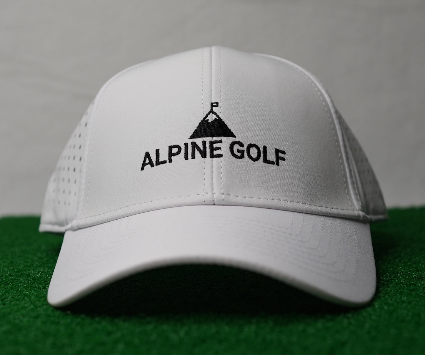 Alpine Golf White Snapback