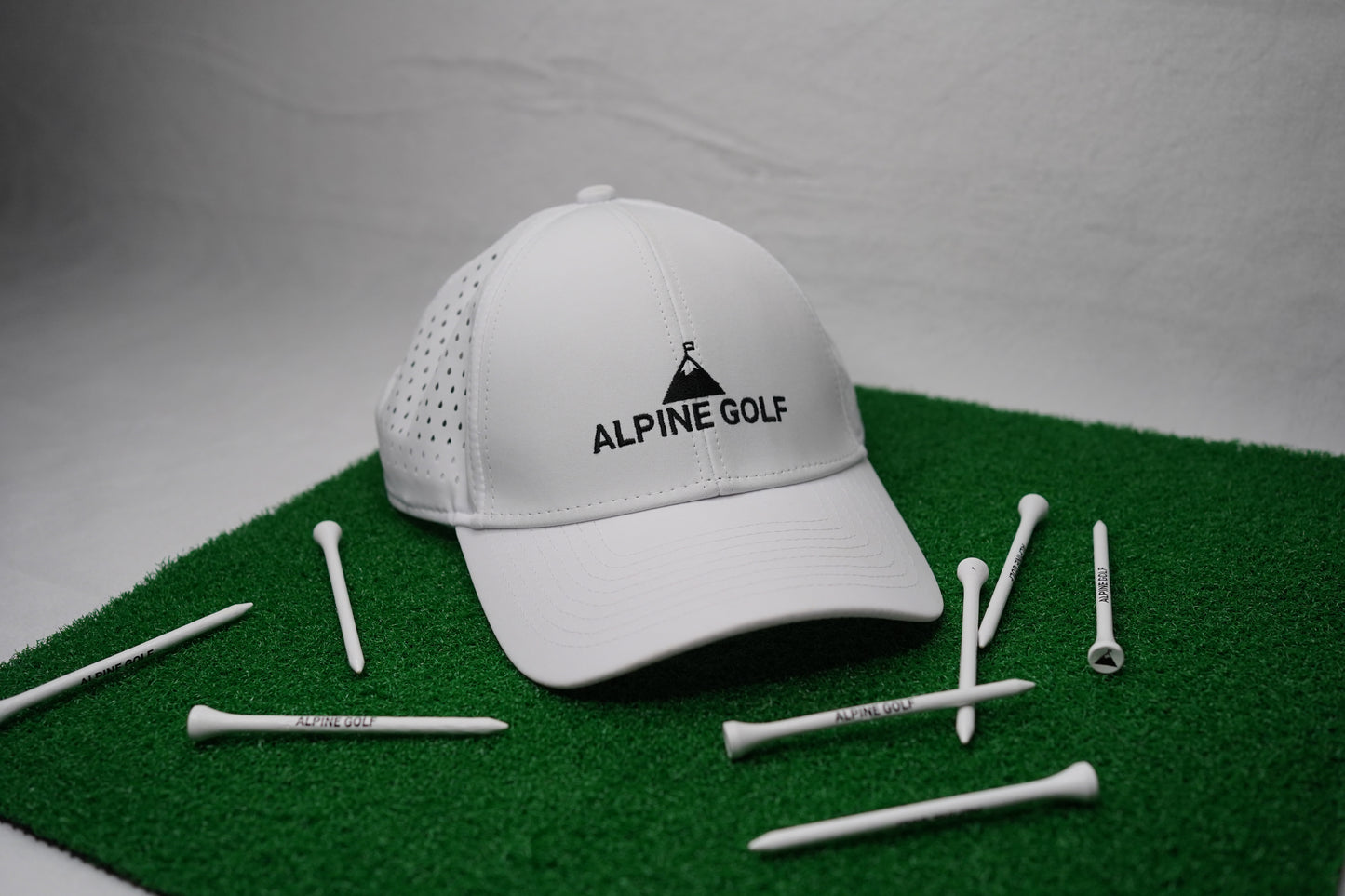 Alpine Golf White Snapback